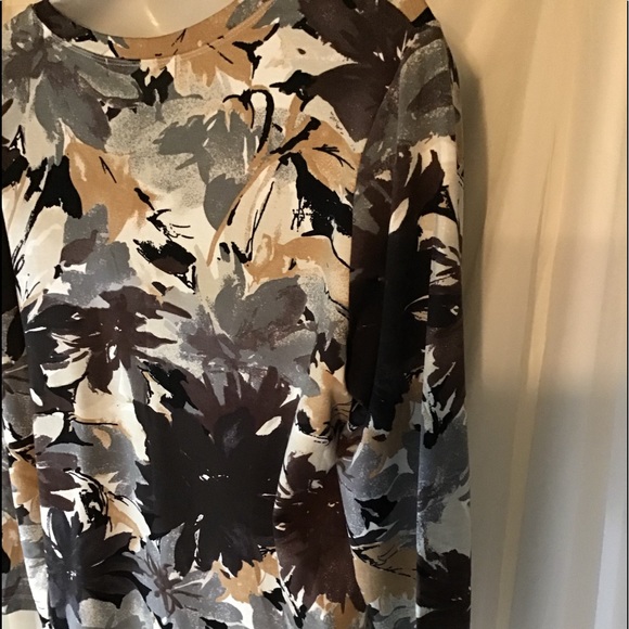 Laura Ashley-NWT abstract print top - Picture 2 of 12